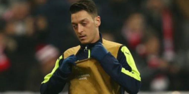 Mesut Özil’den ayrılık sinyali