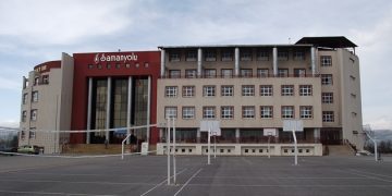 98 eğitimcinin peşine düştüler