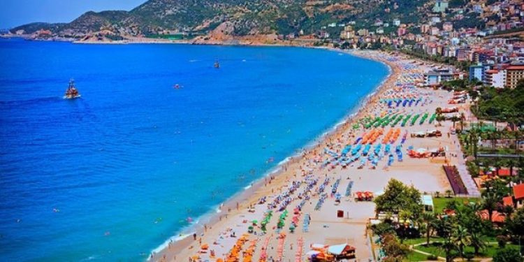 “Dünya turizm tarihinde bu kadar kendi ayağına sıkan bir ülke olamaz”