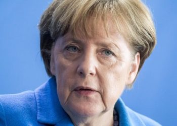 Merkel’den Almanya’da yaşayan Türklere kötü haber