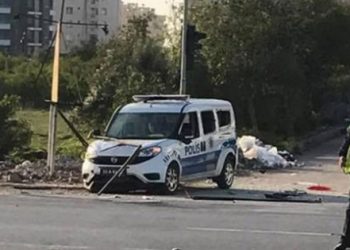 Mersin’de bombalı saldırı; 2 polis yaralandı
