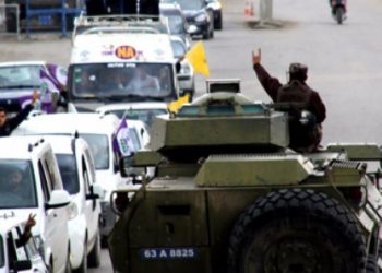 Polisten HDP konvoyuna ‘bozkurt işareti’