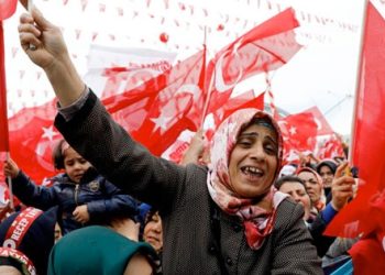 “Türkiye’de referandum öncesi eşit mücadele alanı yok”