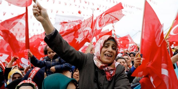 “Türkiye’de referandum öncesi eşit mücadele alanı yok”