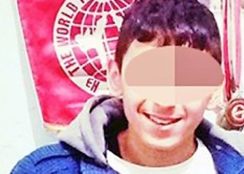 Öğretmenine kızıp camdan atladı!