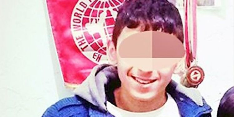 Öğretmenine kızıp camdan atladı!