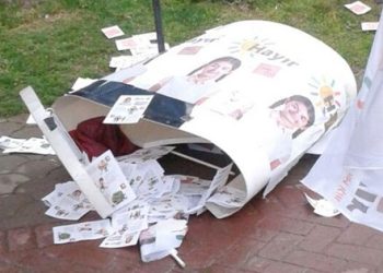 Hendek’te CHP’nin standına saldırı!