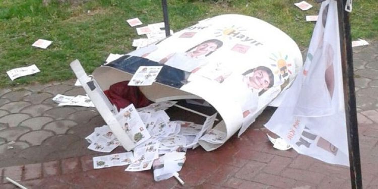 Hendek’te CHP’nin standına saldırı!