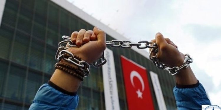 Üç çatı örgüt: Meslektaşlarımızı bırakın