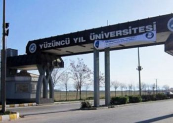 İki akademisyen daha açığa alındı