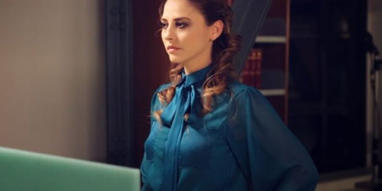 Ece Uslu sette sinir krizi geçirdi