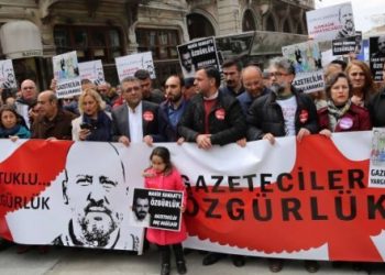 “Kahrolsun istibdat, yaşasın hürriyet”