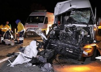 Fenerbahçe taraftarını taşıyan otobüs kaza yaptı