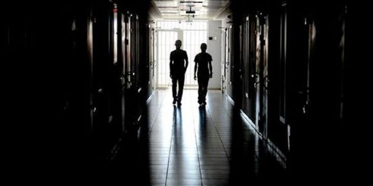 İki çocuğu engelli Savcıyı tutuklayıp 7 aydır hücrede tutuyorlar!