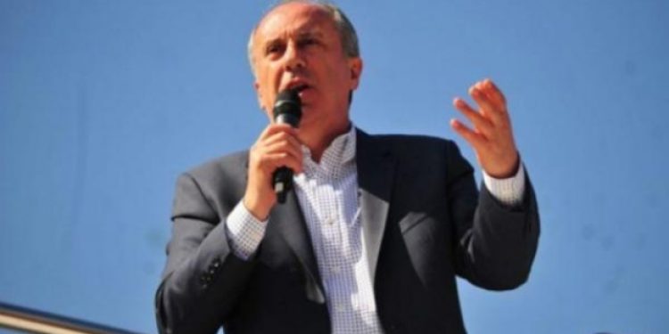 “Dedem de bana aynısını yapmıştı. Bir farkla… Dedem çektirip gazetelere göndermemişti”