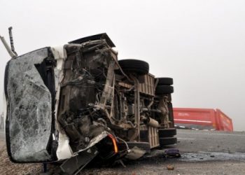Öğrenci servisi TIR’a çarptı: 1 ölü, 11 yaralı