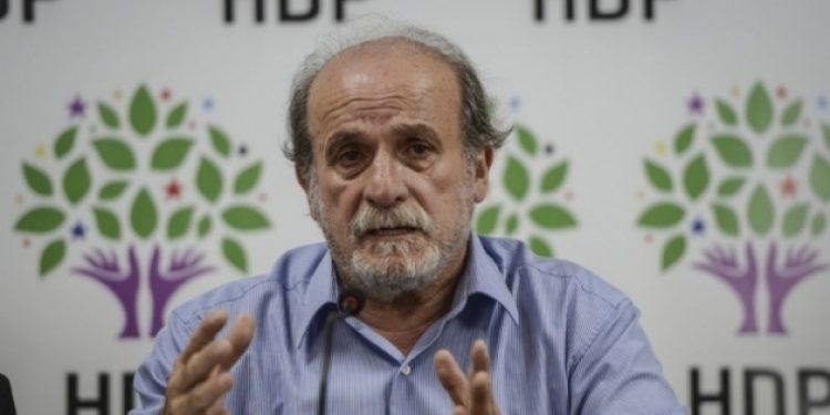 Ertuğrul Kürkçü, 15 Temmuz gecesi havalimanında yaşananları anlattı