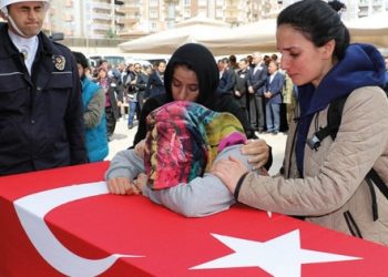 Diyarbakır şehitleri törenle uğurlandı