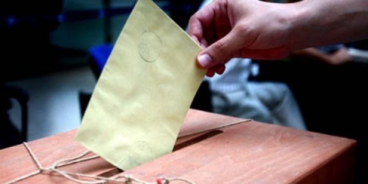 ​Referanduma sayılı günler kala Diyarbakır’da sandık görevlileri gözaltına alındı