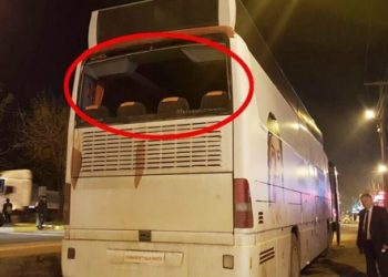 ‘Hayır’ otobüsüne taşlı sopalı saldırı!