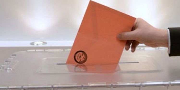 Sandık hırsızlığına tepki gösterenlere gözaltı!