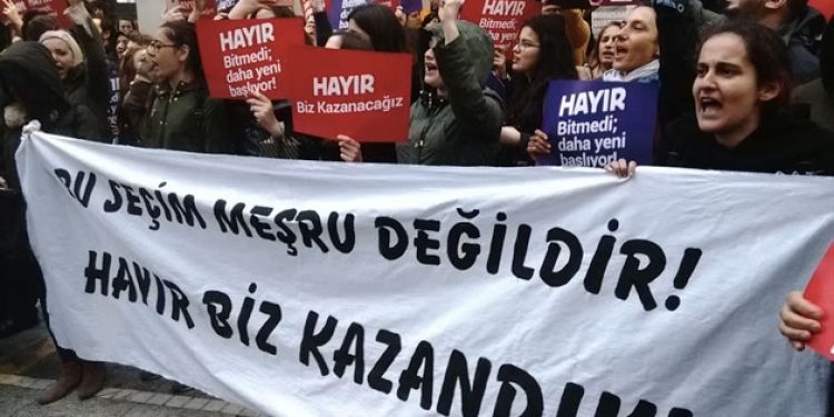 Türkiye ‘mühürsüz-şaibeli referanduma’ karşı sokağa döküldü!