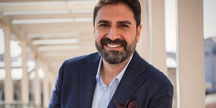 Erhan Çelik ünlü isimle aşk yaşıyor