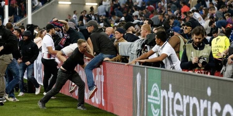 UEFA’dan Beşiktaş’a şok ceza