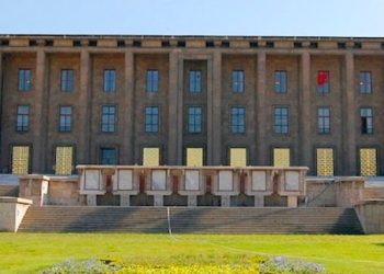 IŞİD militanı meclis bahçesinde keşif yapmış!