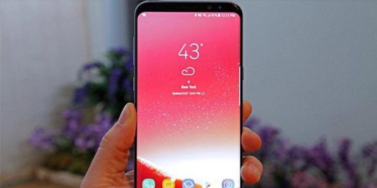 Galaxy S8’de kırmızı ekran şikayetleri artıyor!