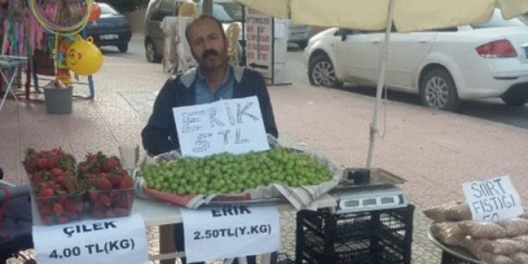 KHK ile ihraç edildi pazarda tezgah açtı!