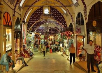 Kapalıçarşı’da yüzlerce dükkan kapandı