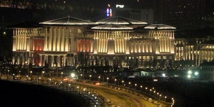 Saray’a test sürüşü için bir TIR dolusu araç!