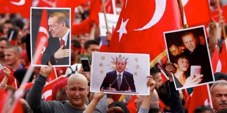 Çift vatandaşlığa ceza gelince TC vatandaşlığından çıkmaya başladılar!