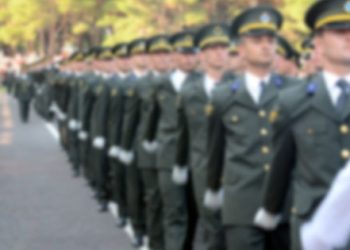 Eşi hamile olan “Gazi Astsubay”yı tutukladılar!