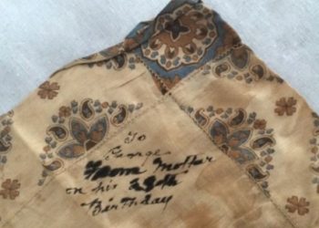 102 yıllık mendil buluşturdu