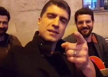 Özcan Deniz sokakta söyledi!