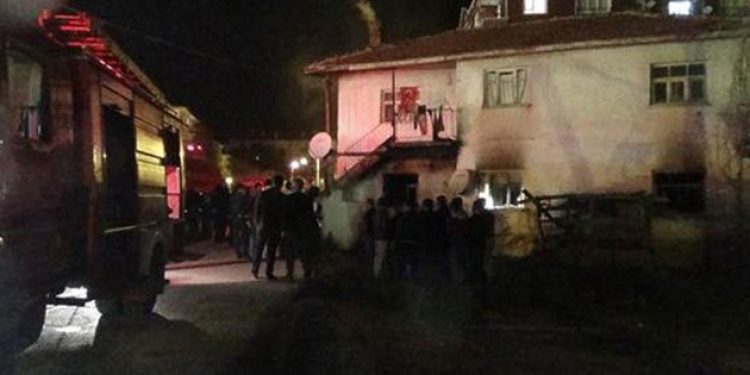 Suriyeli ailenin gecekondusunu kundakladılar!