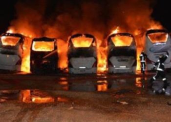 6 otobüs kül oldu