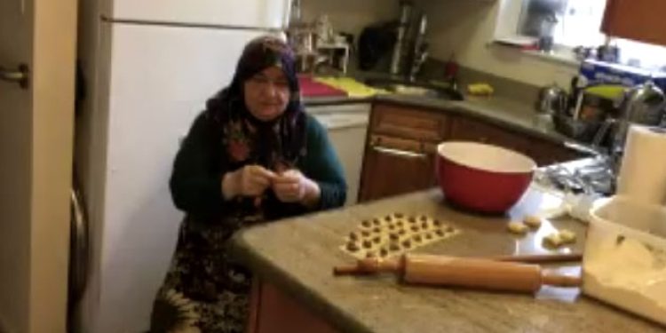 Bu dönemde Hizmet Hareketi’ndeki insanlar böyle geçimlerini sağlıyorlar