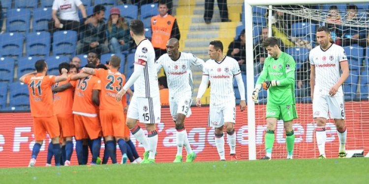 Beşiktaş şampiyonluk yarışında büyük yara aldı!
