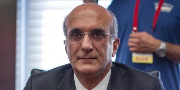 Kurultay öne çekildi istifa sesleri yükseldi