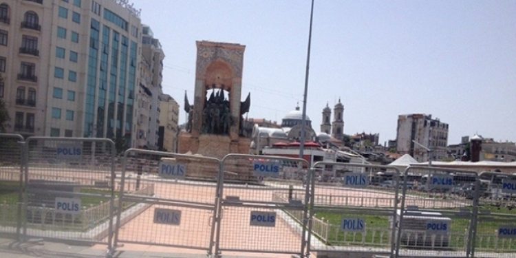 OHAL ve polis ablukası altında 1 Mayıs