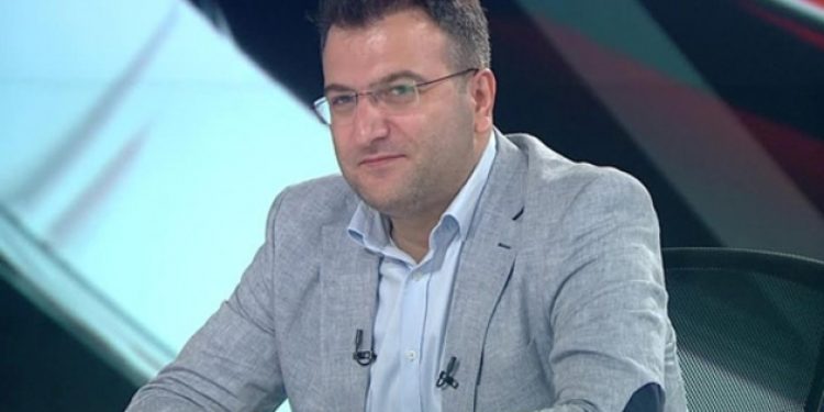 Cem Küçük’ün hedefinde Akif Beki ve Taşgetiren var