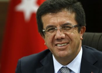 Domates olmuş 10 Lira Ekonomi Bakanı “espiri” yapıyor