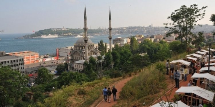 İstanbul Büyükşehir Belediye yine bir parkı katletmek üzere!