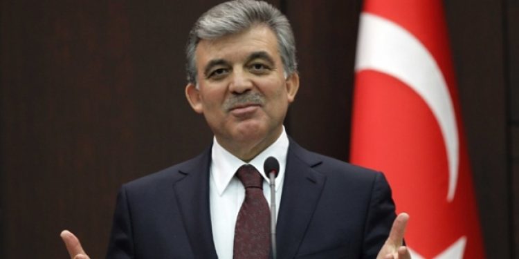 Abdullah Gül sessizliğini bozuyor