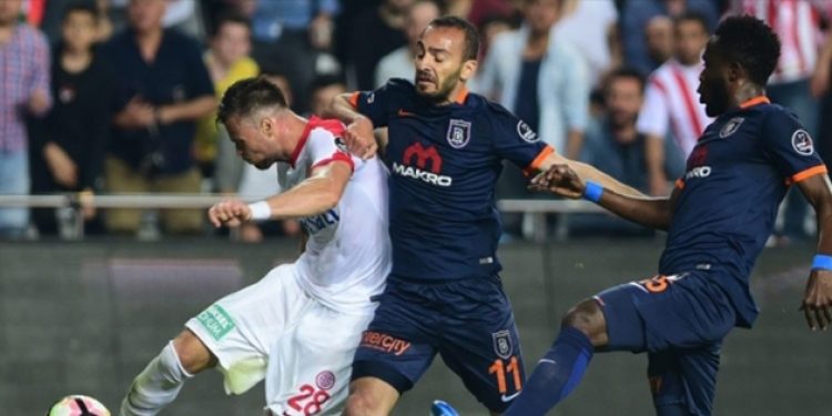 Başakşehir son nefeste 3 puanı kaptı