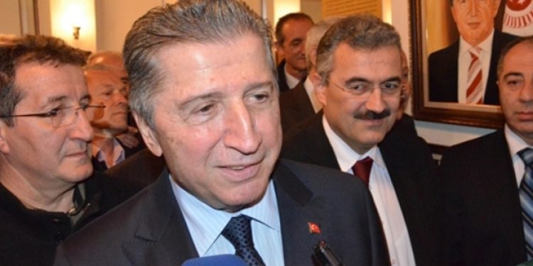 Eski TBMM Başkanı trafik kazası geçirdi