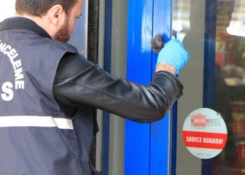 İstanbul’un ortasında gündüz vakti silahlı soygun!